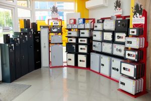 Магазин Світ Замків на Комарова, 10 Чернівці 3