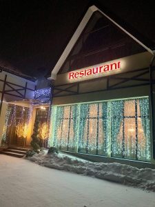 Готельно-ресторанний комплекс "Шале" Шипинці, Чернівці 1