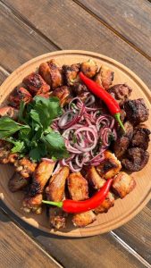Озеро-басейн Family Park BBQ Чернівці 6