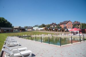 Озеро-басейн Family Park BBQ Чернівці 3