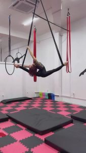 Повітряна гімнастика та спорту Aerial Sport Academy Чернівці 7