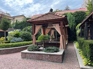 Ресторан з басейном Пікнік Чернівці 2