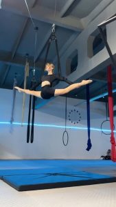 Школа повітряної гімнастики Moonlight air school Чернівці 5