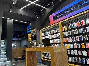 Магазин Ябко на Соборна площа, 1 Чернівці 1