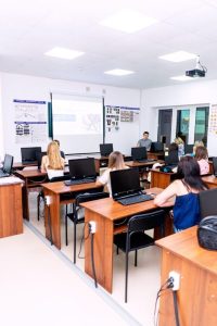 Автошкола Автодрайвер Плюс на Василя Стуса, 38 Івано-Франківськ 10