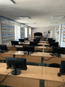 Автошкола Автолюб Карпати АВС на Степана Бандери, 77Б Івано-Франківськ 4