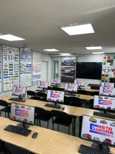 Автошкола Автолюб Карпати АВС на Степана Бандери, 77Б Івано-Франківськ 3