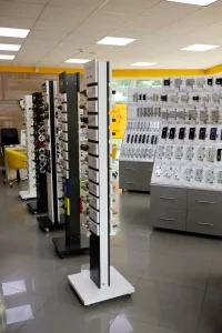 Магазин Світ Замків на Комарова, 10 Чернівці 16