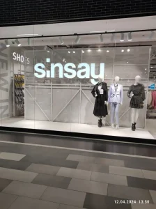 Магазин одягу Сінсей (Sinsay) на Гетьмана Мазепи, 1Б Львів 4