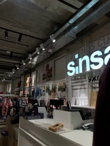 Магазин одягу Сінсей (Sinsay) на Поштова, 4А Ужгород 7