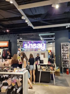 Магазин одягу Сінсей (Sinsay) на Під Дубом, 7Б Львів 11